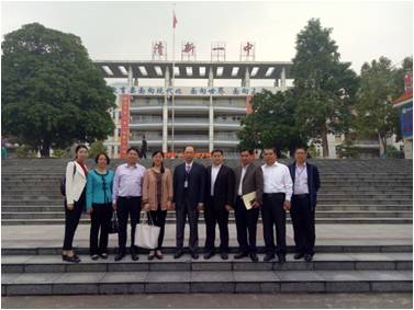 与清远市清新区第一中学领导合影 与清远市清新区第一中学领导合影